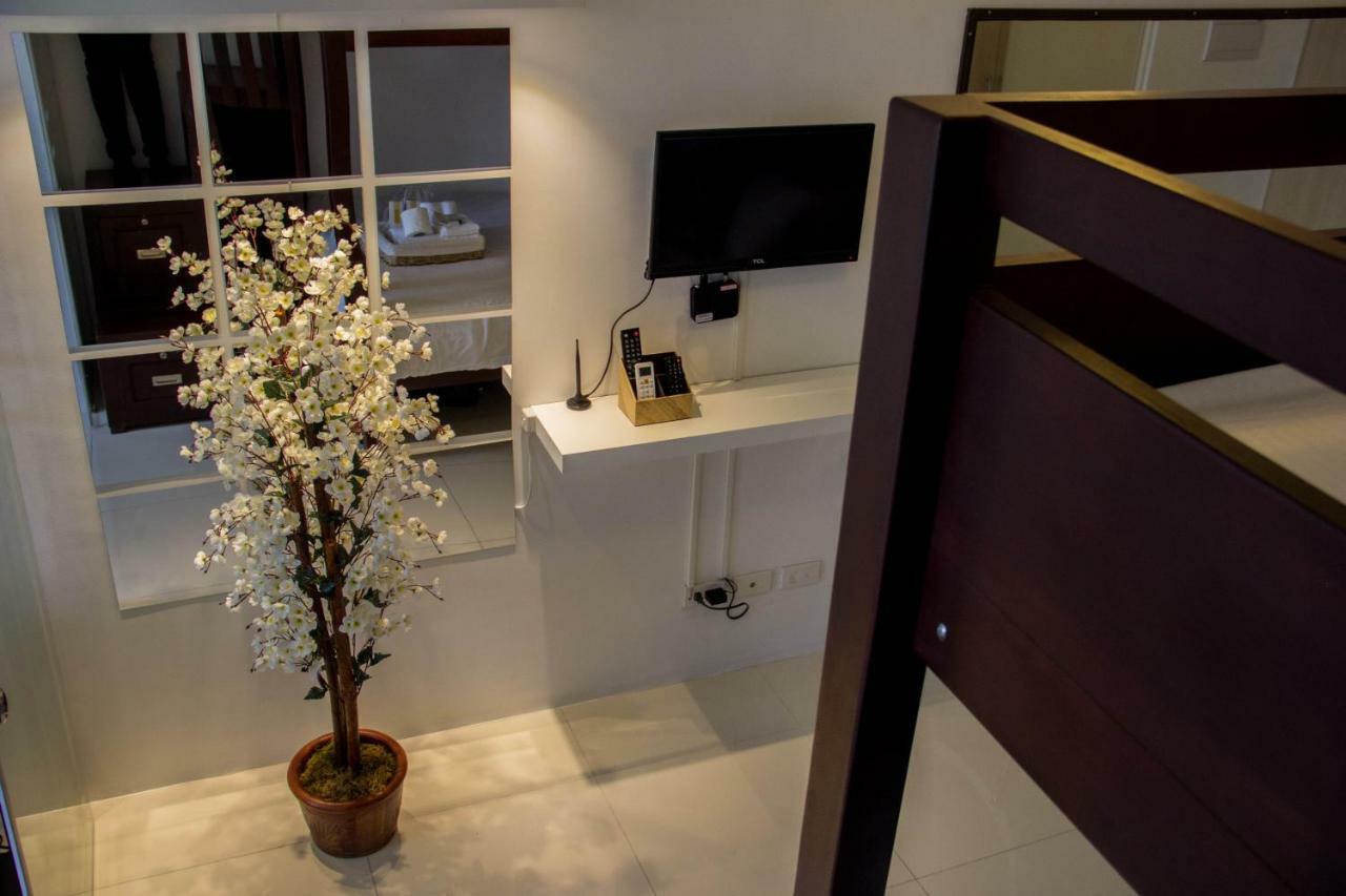 Smdc Wind Residences Tagaytay With Balcony 19Th Floor Tagaytay City Exterior foto